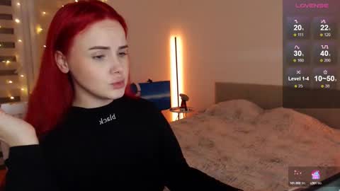 Snapshot of mi_cherry chatting on 01/14/25, 01:04 Alice online show from 01/14/25, 01:04