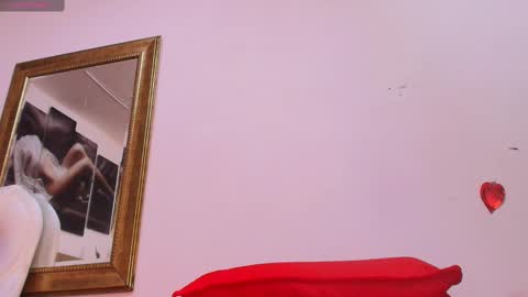 Snapshot of mia_0_ chatting on 02/27/25, 07:47 Emi online show from 02/27/25, 07:47