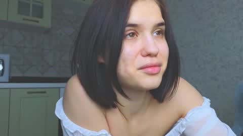 Snapshot of mia___lunaa chatting on 02/22/25, 01:11 Mia online show from 02/22/25, 01:11