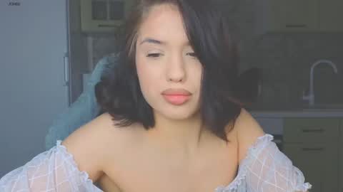 Snapshot of mia___lunaa chatting on 02/23/25, 10:20 Mia online show from 02/23/25, 10:20