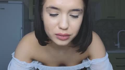 Snapshot of mia___lunaa chatting on 02/27/25, 03:58 Mia online show from 02/27/25, 03:58