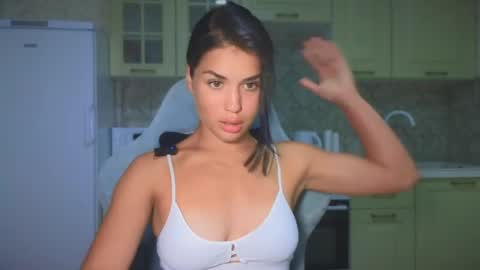 Snapshot of mia___lunaa chatting on 09/17/25, 07:04 Mia online show from 09/17/25, 07:04