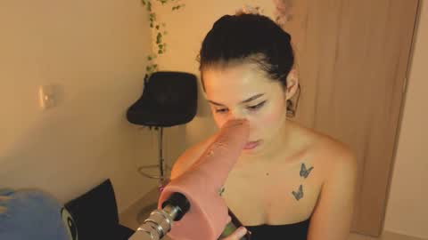Snapshot of mia_adams66 chatting on 10/08/25, 02:42 Mia adams online show from 10/08/25, 02:42