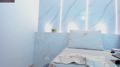 Snapshot of mia_becke chatting on 12/31/24, 02:47 Mia online show from 12/31/24, 02:47