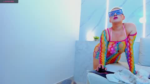 Snapshot of mia_becke chatting on 01/12/25, 03:25 Mia online show from 01/12/25, 03:25