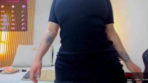 Snapshot of mia_becke chatting on 01/22/25, 07:13 Mia online show from 01/22/25, 07:13