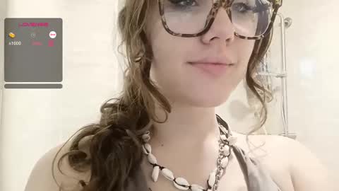 Snapshot of mia_boone chatting on 01/20/25, 10:51 mia_boone online show from 01/20/25, 10:51