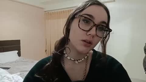 Snapshot of mia_boone chatting on 03/01/25, 03:49 mia_boone online show from 03/01/25, 03:49