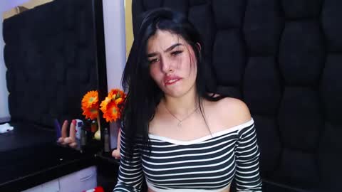 Snapshot of mia_charlothe chatting on 02/13/25, 05:22 mia_charlothe online show from 02/13/25, 05:22