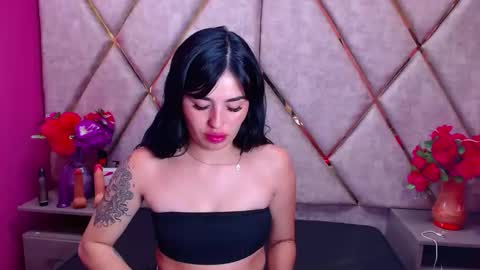 Snapshot of mia_charlothe chatting on 03/04/25, 05:53 mia_charlothe online show from 03/04/25, 05:53