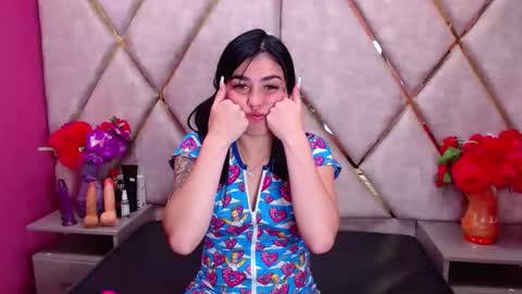 Snapshot of mia_charlothe chatting on 03/07/25, 06:02 mia_charlothe online show from 03/07/25, 06:02