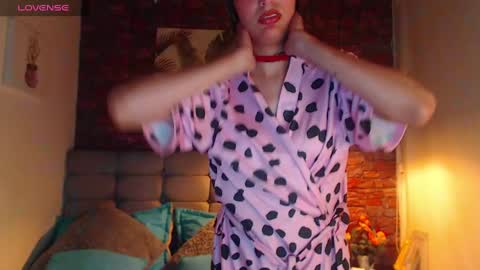 Snapshot of mia_collens_ chatting on 01/06/25, 01:42 MIA online show from 01/06/25, 01:42
