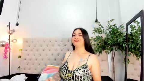 mia online show from 09/10/25, 10:59