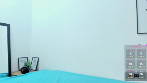 mia online show from 11/11/25, 11:21