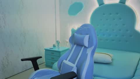 Mia Cuttee online show from 10/30/25, 03:30