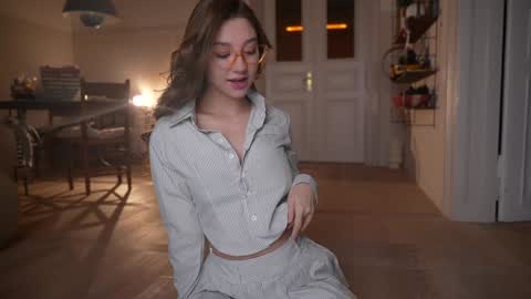 Mia online show from 10/29/25, 06:09