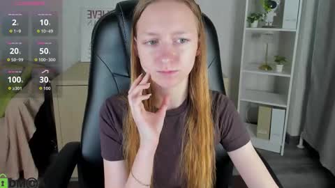 mia_e1fie online show from 11/03/25, 09:21