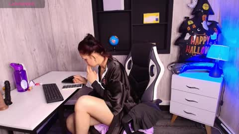 mia_esposito2 online show from 11/06/25, 03:51