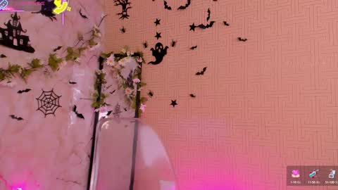 Mia online show from 10/10/25, 03:11