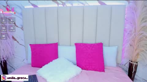 mia_greco_ online show from 10/11/25, 08:51