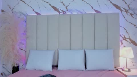 mia_greco_ online show from 11/01/25, 08:33