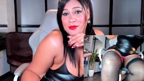 Snapshot of mia_hotwife chatting on 01/04/25, 12:38 Mia.... Nice to meet you thumb up me please its important online show from 01/04/25, 12:38
