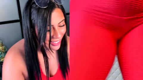 Snapshot of mia_hotwife chatting on 03/11/25, 07:25 Mia.... Nice to meet you thumb up me please its important online show from 03/11/25, 07:25