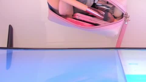    online show from 10/18/25, 12:06