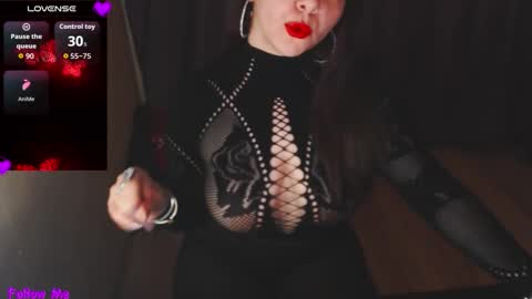 Snapshot of mia_joy8 chatting on 11/19/25, 10:04 MiaJoy online show from 11/19/25, 10:04