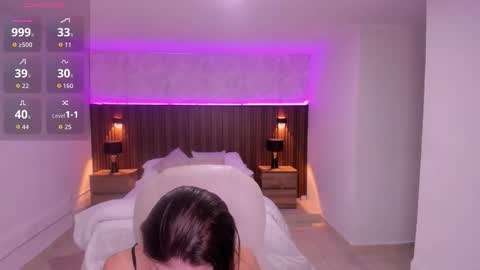 Snapshot of mia_lanee_ chatting on 10/24/25, 11:06 Mia Lane online show from 10/24/25, 11:06