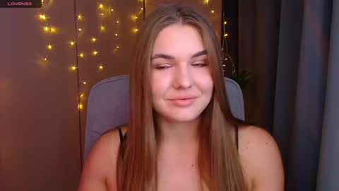 mia_lemm online show from 09/09/25, 10:26