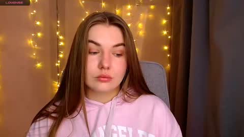 mia_lemm online show from 10/01/25, 07:25