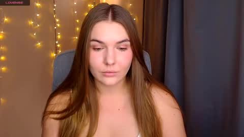 mia_lemm online show from 10/12/25, 08:02
