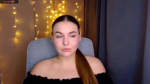 mia_lemm online show from 10/13/25, 07:19