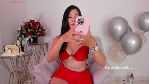 Snapshot of mia_love__ chatting on 01/24/25, 11:34 MIA LOVE online show from 01/24/25, 11:34