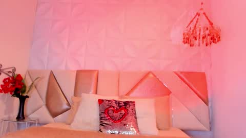 Snapshot of mia_lure chatting on 10/17/25, 08:00 Mia online show from 10/17/25, 08:00