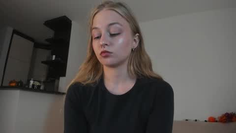 Mia here Appreciate your support online show from 10/16/25, 03:13