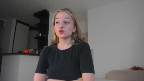 Mia here Appreciate your support online show from 10/26/25, 01:28