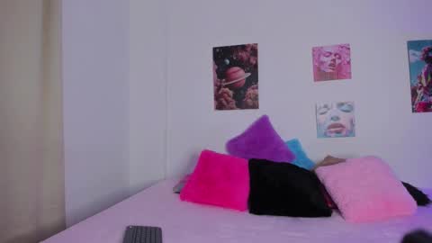 Snapshot of mia_purplee chatting on 11/05/25, 03:06 mia_purplee online show from 11/05/25, 03:06