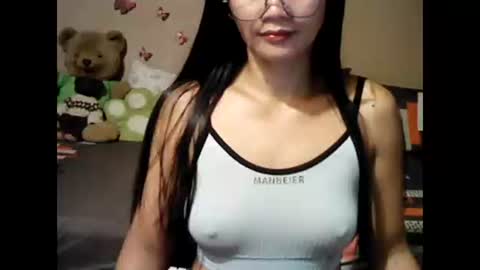 Snapshot of mia_rein chatting on 11/15/25, 10:15 mia_rein online show from 11/15/25, 10:15