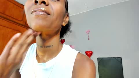 Snapshot of mia_rissi chatting on 02/24/25, 08:47 Mia online show from 02/24/25, 08:47