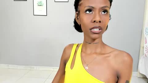 Snapshot of mia_rissi chatting on 03/12/25, 02:56 Mia online show from 03/12/25, 02:56