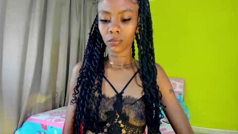 Mia online show from 10/11/25, 02:37