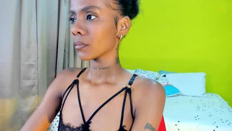 Mia online show from 11/04/25, 02:49