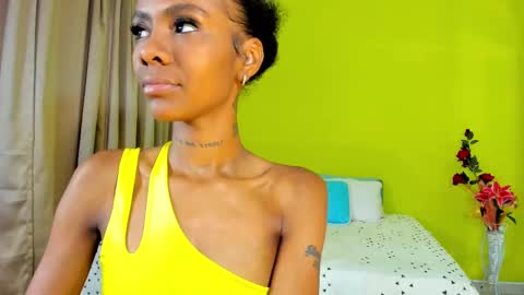 Mia online show from 11/06/25, 02:40