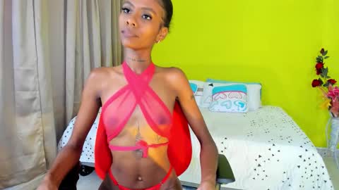 Mia online show from 11/08/25, 02:39