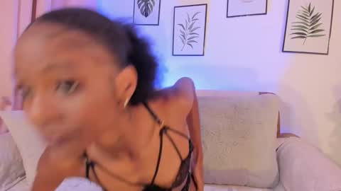 Mia online show from 11/25/25, 03:01