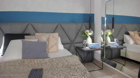 MIA  online show from 10/07/25, 09:23