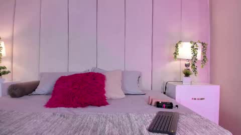 Snapshot of mia_rousse25 chatting on 09/09/25, 01:54 mia rousse25 online show from 09/09/25, 01:54