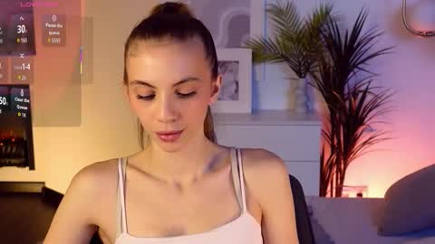 Snapshot of mia_silk chatting on 11/21/25, 06:23 Mia online show from 11/21/25, 06:23